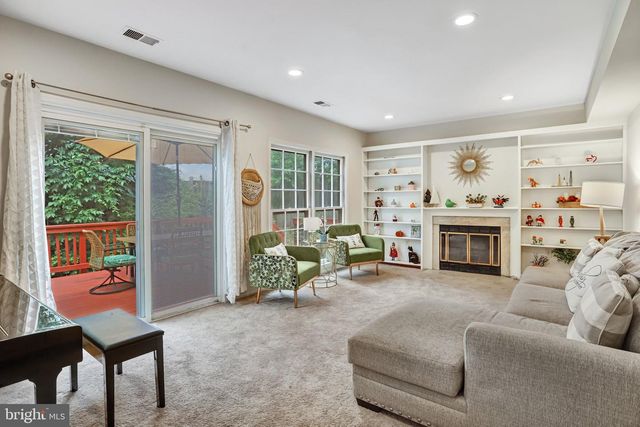 13378 POINT RIDER LN, Herndon, VA 20171