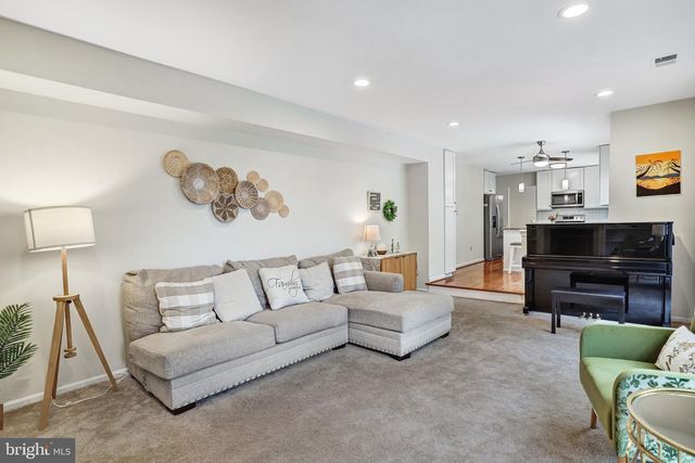 13378 POINT RIDER LN, Herndon, VA 20171
