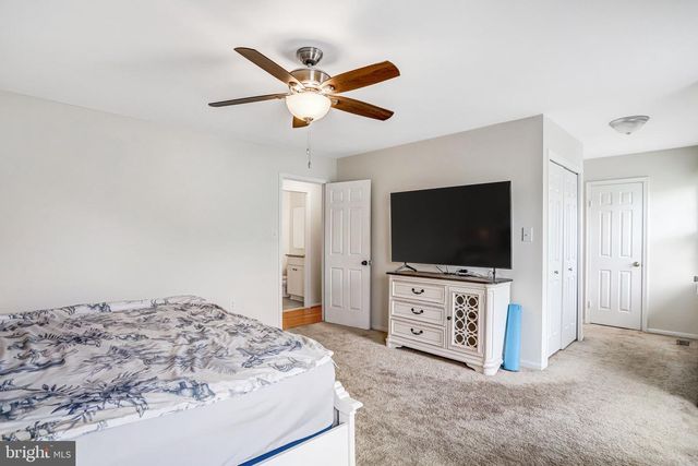 13378 POINT RIDER LN, Herndon, VA 20171