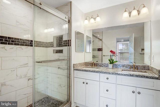 13378 POINT RIDER LN, Herndon, VA 20171