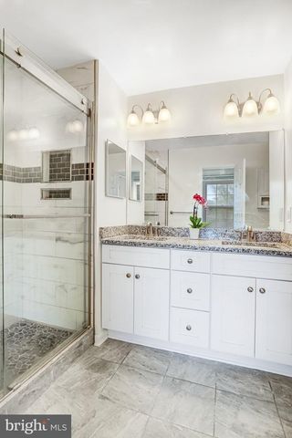 13378 POINT RIDER LN, Herndon, VA 20171
