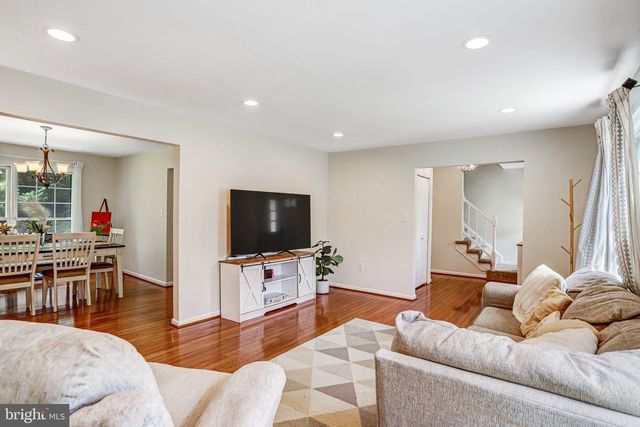 13378 POINT RIDER LN, Herndon, VA 20171