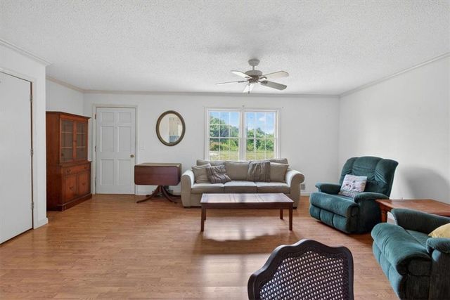 129 Oak Forest Drive, Canton, GA 30115