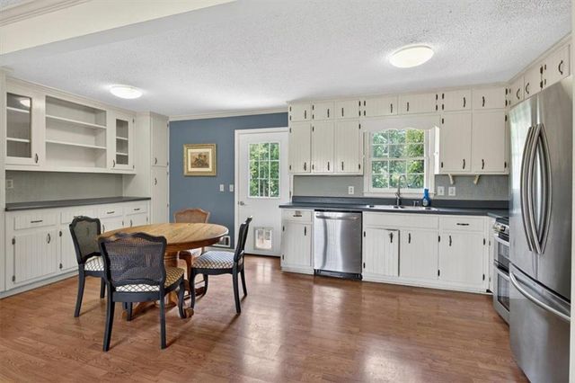 129 Oak Forest Drive, Canton, GA 30115