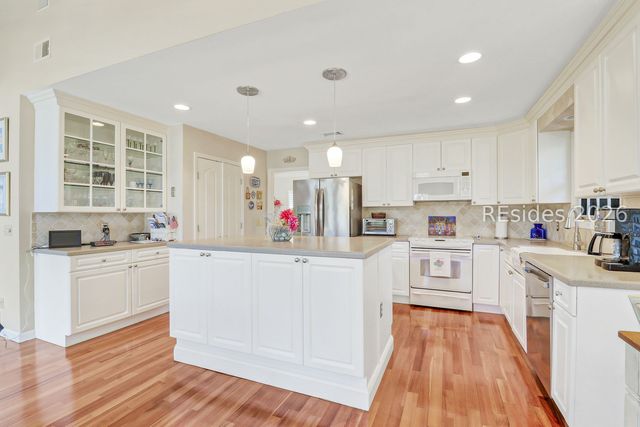 6 Country Club Ct, Hilton Head Island, SC 29926