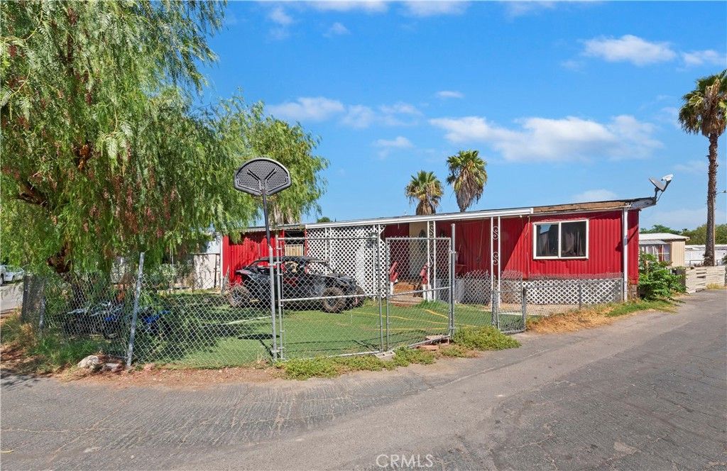 8362 Redwood Ave Spc 38, Fontana, CA 92335 — exterior