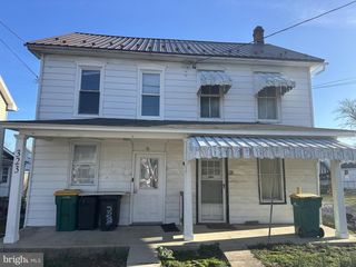 319/321/323 W NORTH STREET, Waynesboro, PA 17268