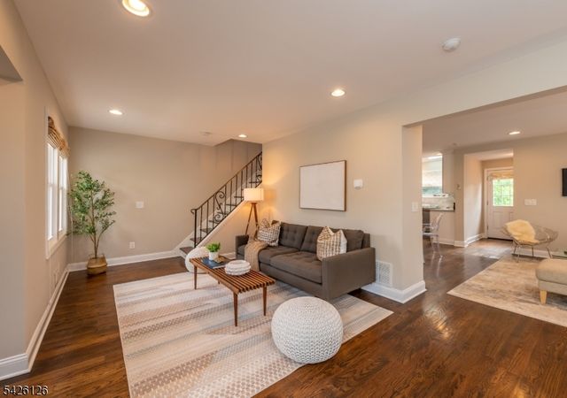 136 Union Ave, Maplewood Twp., NJ 07040