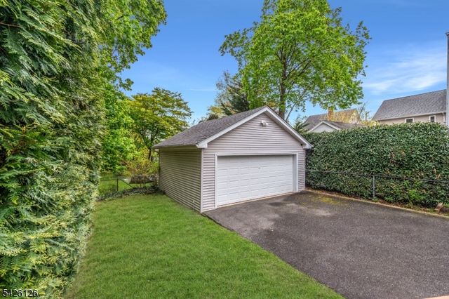 136 Union Ave, Maplewood Twp., NJ 07040