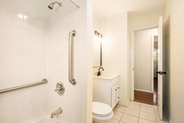 1234 N Oakwood Street, Griffith, IN 46319