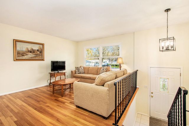 1234 N Oakwood Street, Griffith, IN 46319