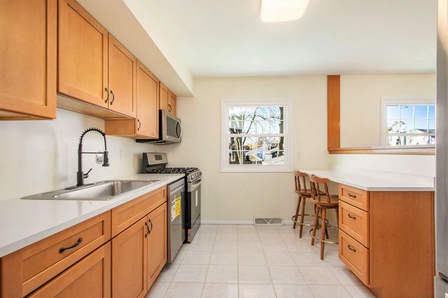 1234 N Oakwood Street, Griffith, IN 46319