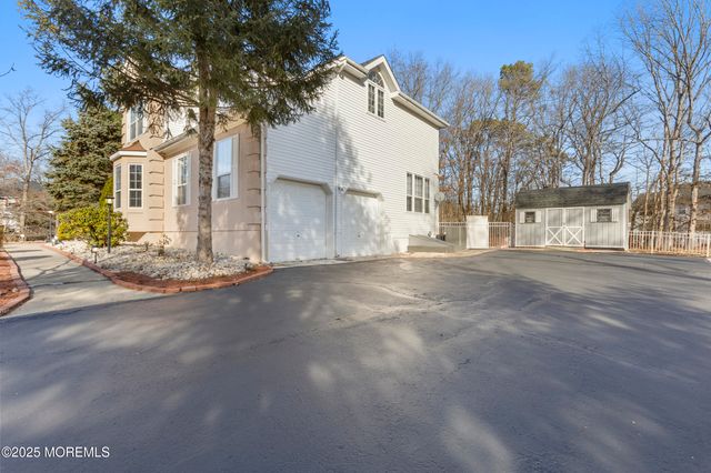 26 Tuscany Drive, Jackson, NJ 08527