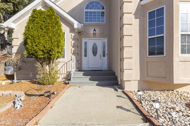 26 Tuscany Drive, Jackson, NJ 08527