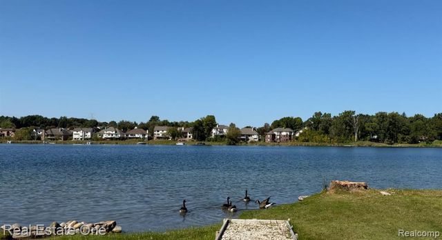 2910 Loon Drive, Wixom, MI 48393