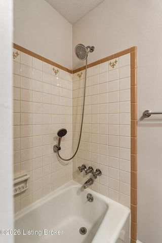6109 Pendleton Rd, Louisville, KY 40272