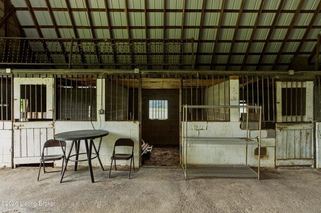 6109 Pendleton Rd, Louisville, KY 40272