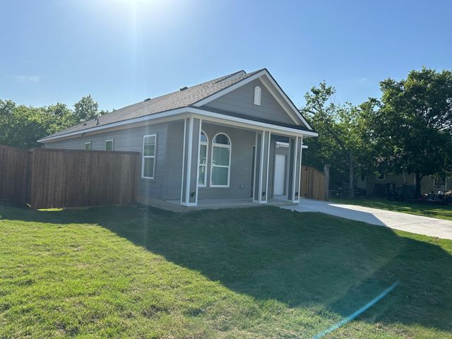 1007 S Preston Street, Ennis, TX 75119