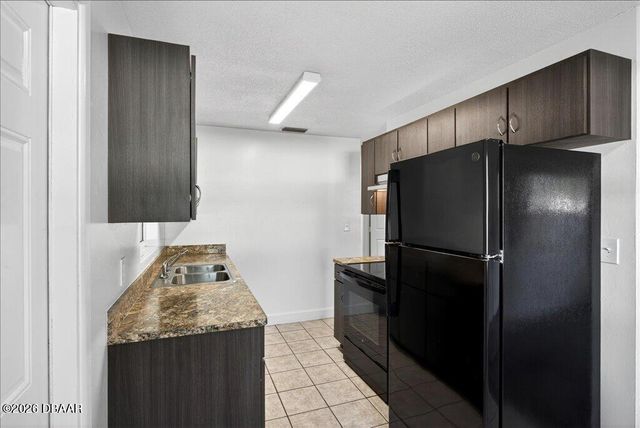 1615 Derbyshire Road, Daytona Beach, FL 32117