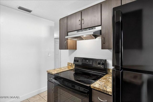 1615 Derbyshire Road, Daytona Beach, FL 32117