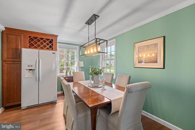 77 FOREST RD, Springfield, PA 19064