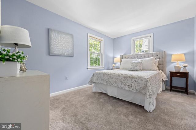 77 FOREST RD, Springfield, PA 19064