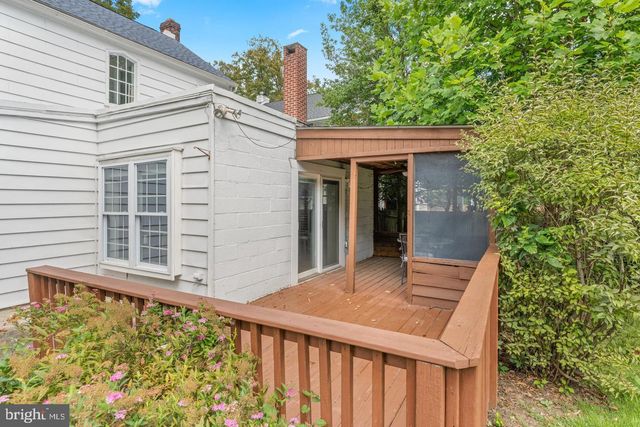 77 FOREST RD, Springfield, PA 19064