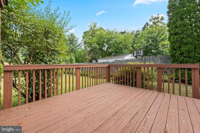 77 FOREST RD, Springfield, PA 19064