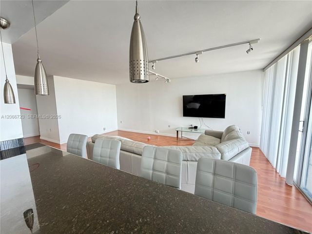 18031 Biscayne Boulevard 601, Aventura, FL 33160