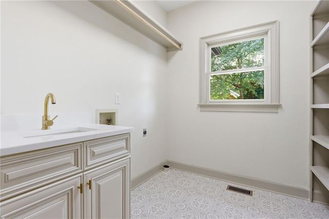 731 Chattahoochee Place, Gainesville, GA 30506