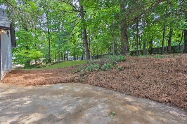 731 Chattahoochee Place, Gainesville, GA 30506