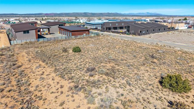 7512 Gooney Bird Way, Santa Fe, NM 87507