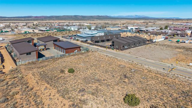 7512 Gooney Bird Way, Santa Fe, NM 87507