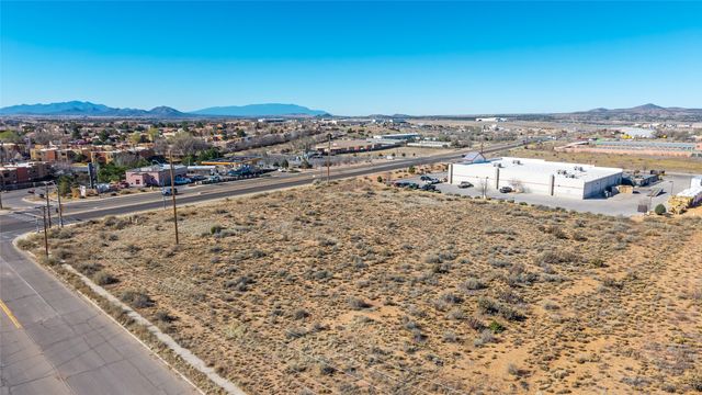 7512 Gooney Bird Way, Santa Fe, NM 87507