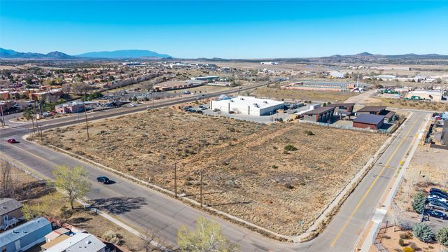 7512 Gooney Bird Way, Santa Fe, NM 87507