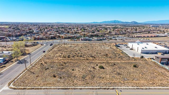 7512 Gooney Bird Way, Santa Fe, NM 87507