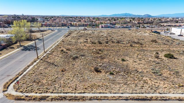 7512 Gooney Bird Way, Santa Fe, NM 87507