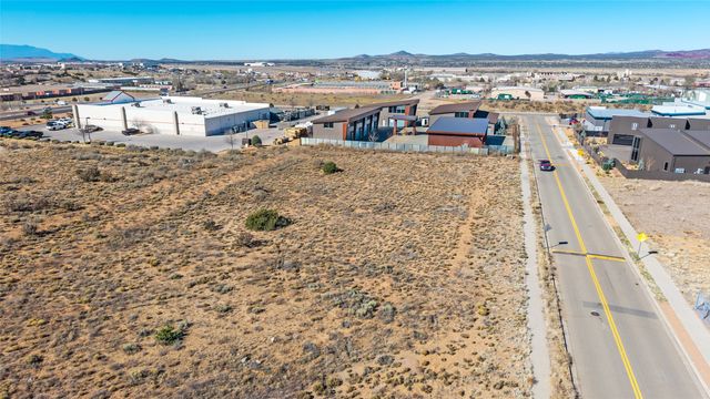 7512 Gooney Bird Way, Santa Fe, NM 87507