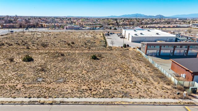 7512 Gooney Bird Way, Santa Fe, NM 87507