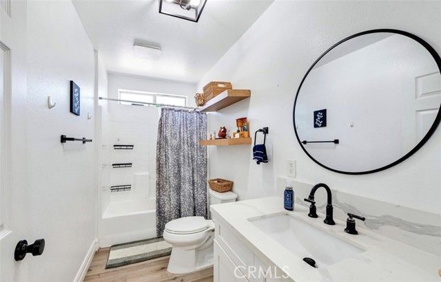 1056 W Gage, Los Angeles, CA 90044