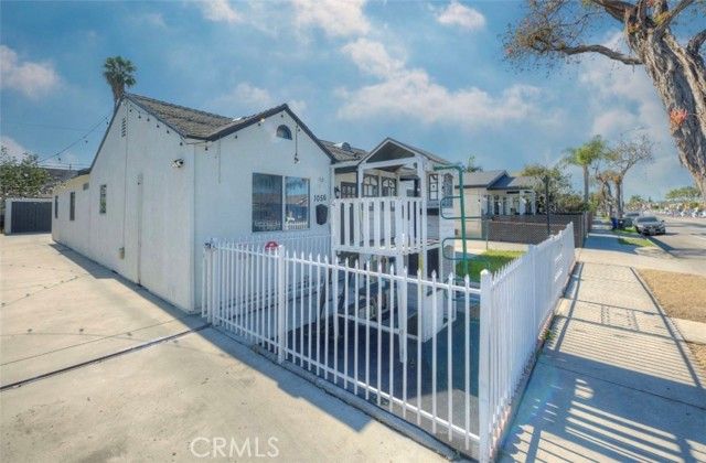 1056 W Gage, Los Angeles, CA 90044