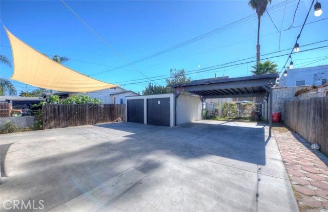 1056 W Gage, Los Angeles, CA 90044
