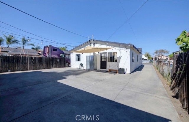 1056 W Gage, Los Angeles, CA 90044