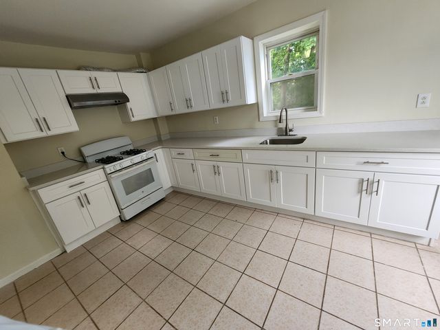 40 Adams Avenue 2nd Fl, Stamford, CT 06902