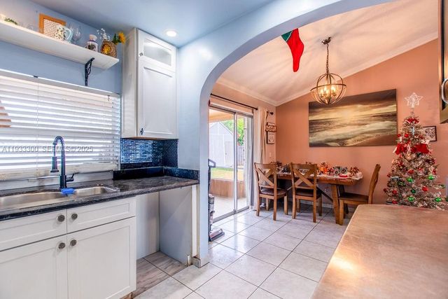 11751 NW 32nd Mnr, Sunrise, FL 33323