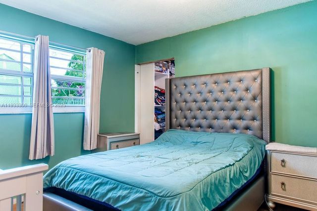 11751 NW 32nd Mnr, Sunrise, FL 33323