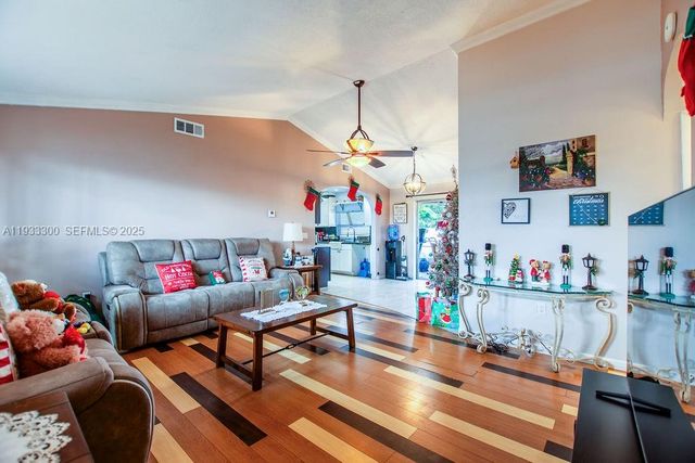 11751 NW 32nd Mnr, Sunrise, FL 33323