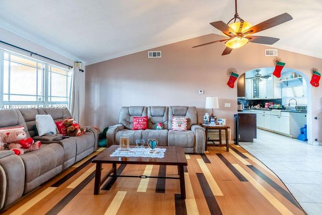 11751 NW 32nd Mnr, Sunrise, FL 33323