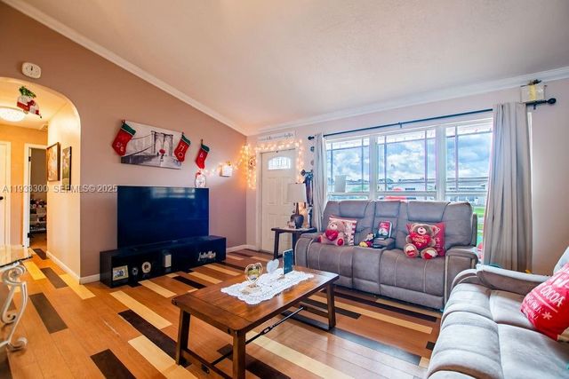 11751 NW 32nd Mnr, Sunrise, FL 33323