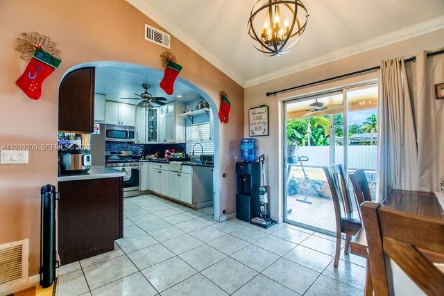 11751 NW 32nd Mnr, Sunrise, FL 33323